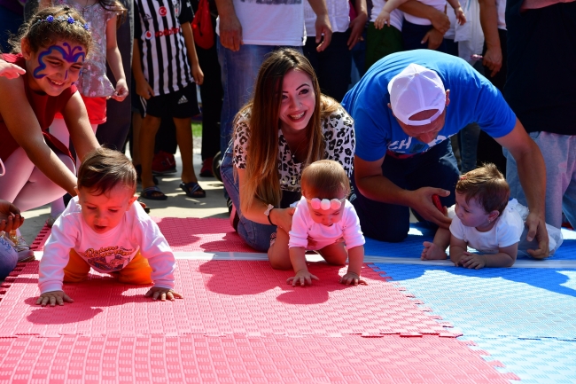 İstanbul "Ödüllü Emekleme Olimpiyatları" neşeli anlara sahne oldu